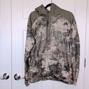 NWOT Camo Cabela’s Pullover Hoodie